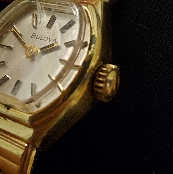 Vintage Bulova Ladies Watch - Picture 6 of 7